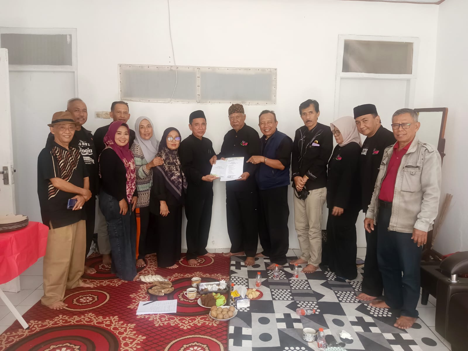 Jalan Terjal Polarisasi Pencak Silat, Jalan Tengah Antara Tradisi Dan Prestasi